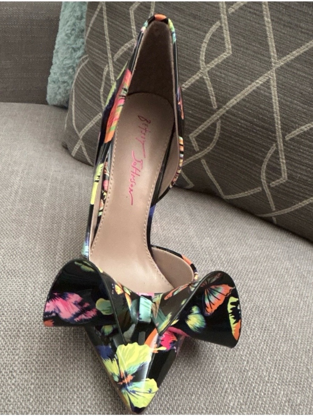 Black Floral Bow Pointed Toe Pump